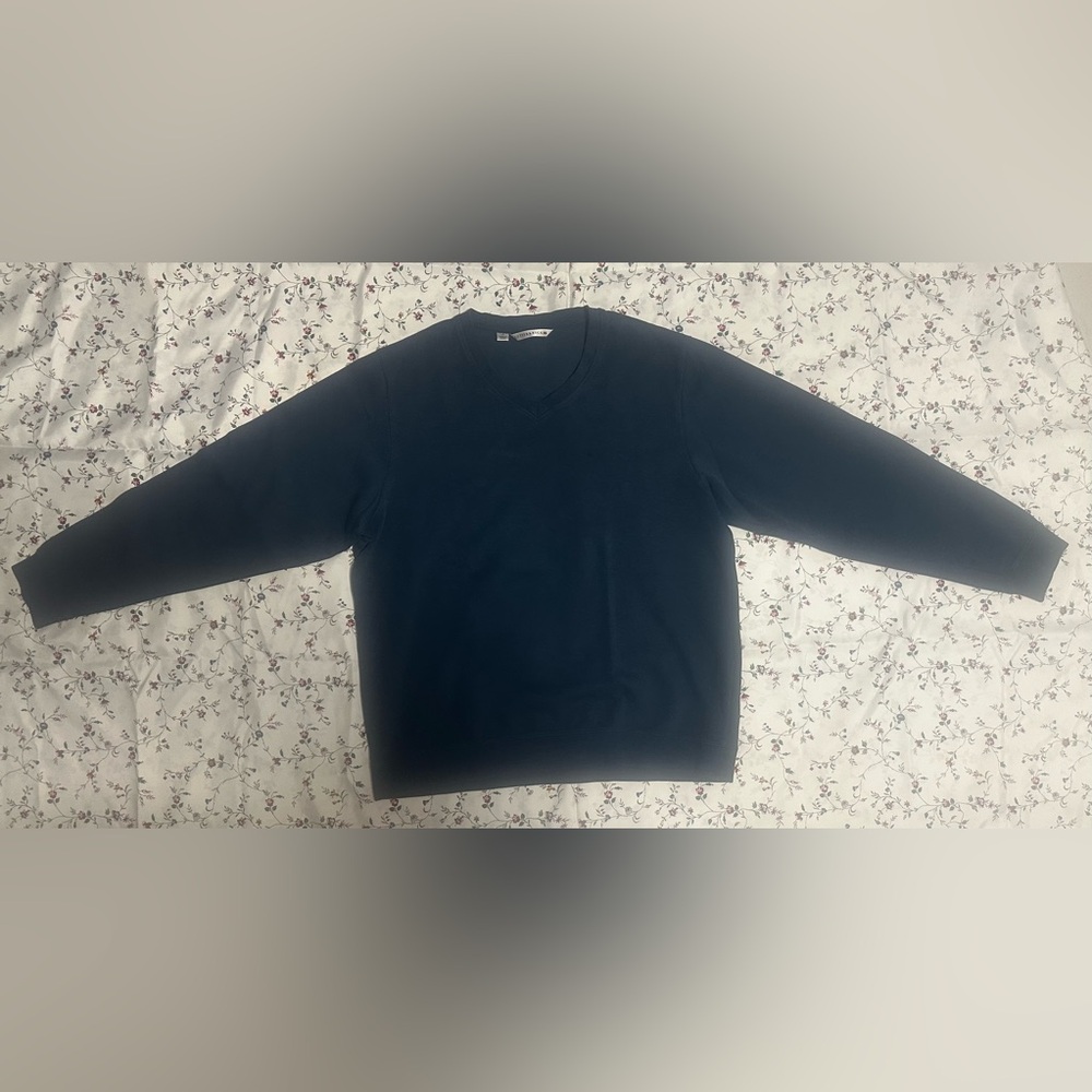 Cutter & Buck men's long sleeve t-shirt. 
Size: L